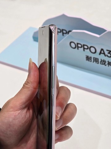 OPPO A3 Pro с камерой-«пуговицей» показали на инсайдерских фотографиях1