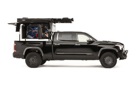 (вых+) Toyota представила кастомный пикап с ЖК-экранами Ultimate Tailgate Tundra [ФОТО]