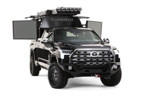 (вых+) Toyota представила кастомный пикап с ЖК-экранами Ultimate Tailgate Tundra [ФОТО]